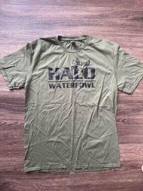 Gildan Olive Green "Halo Waterfowl" Graphic T-Shirt